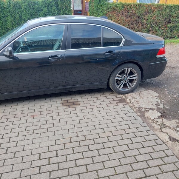 Photo 3 - Bmw 740 2006 y parts