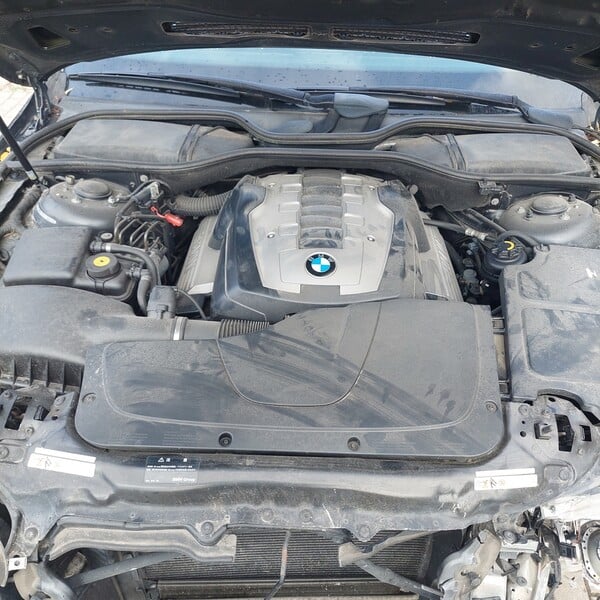 Photo 4 - Bmw 740 2006 y parts