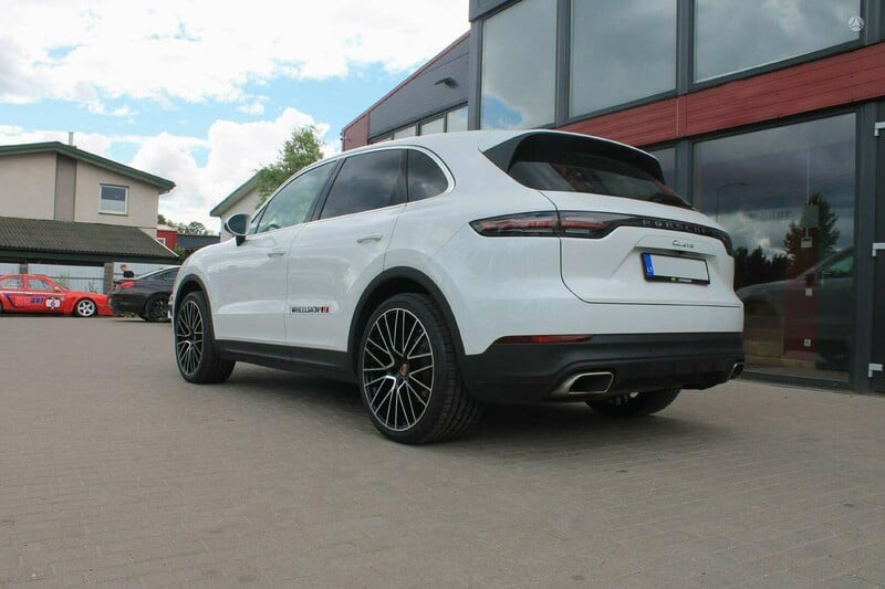 Nuotrauka 10 - Porsche Levante Black Polished lengvojo lydinio R21 ratlankiai