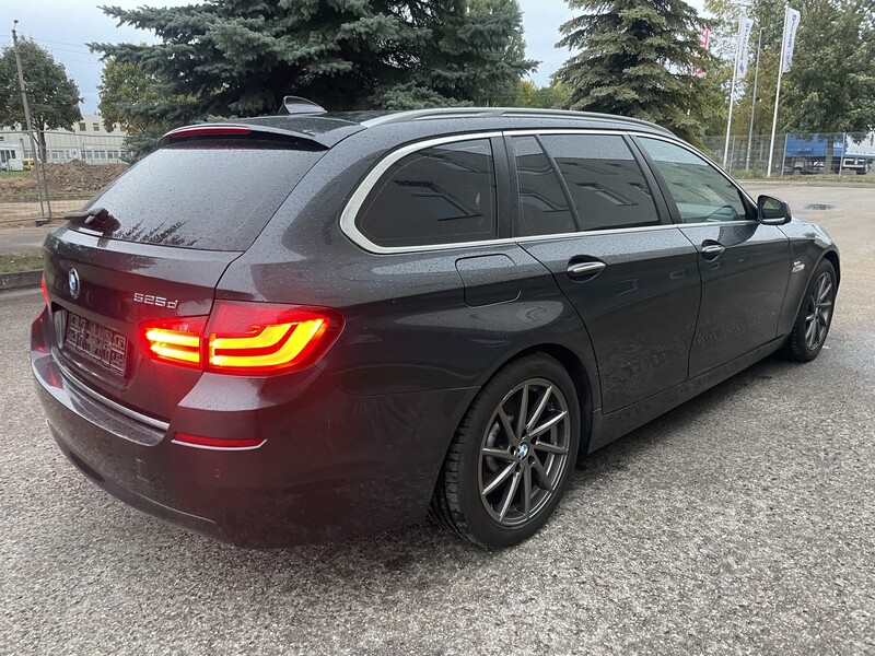Photo 14 - Bmw 520 F10 d Touring 2010 y