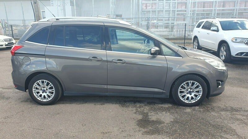 Photo 3 - Ford Grand C-MAX 2013 y Van