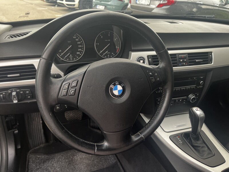 Photo 8 - Bmw 320 d Touring 2010 y