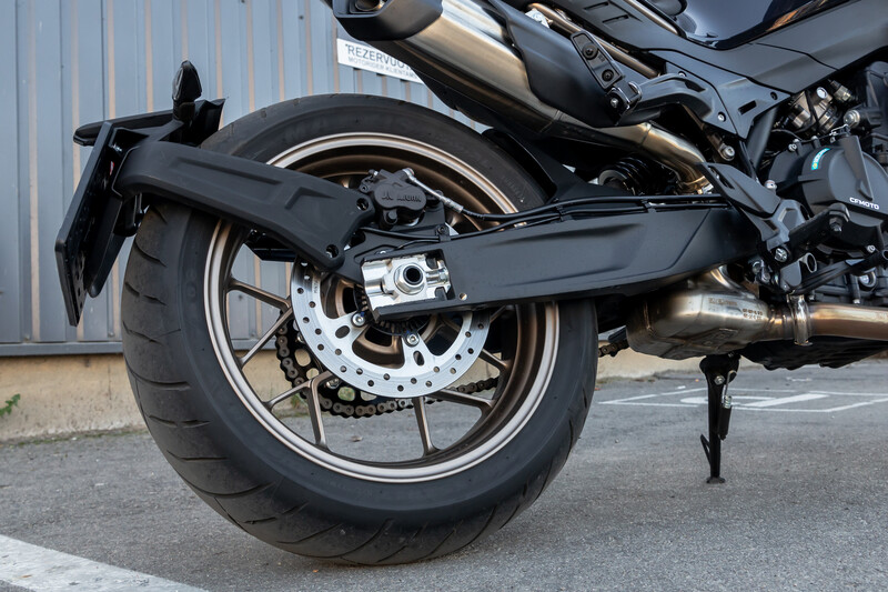 Nuotrauka 15 - CFMOTO 800NK 2024 m Klasikinis / Streetbike motociklas