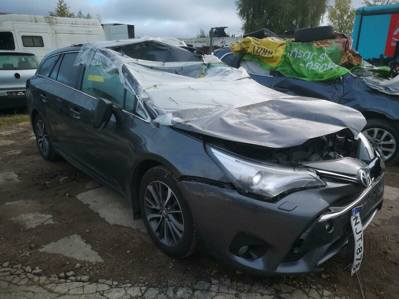 Toyota Avensis 2015 г запчясти