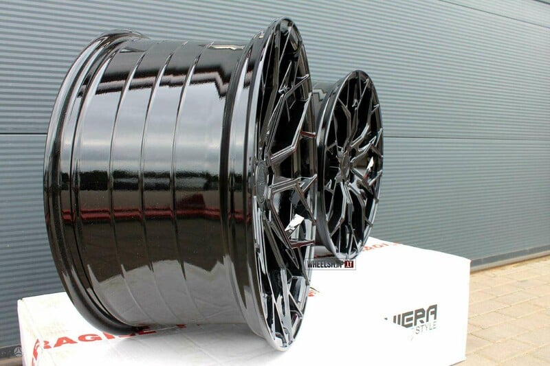 Photo 8 - RIVIERA RF5 Gloss Black Flow Formed light alloy R22 rims