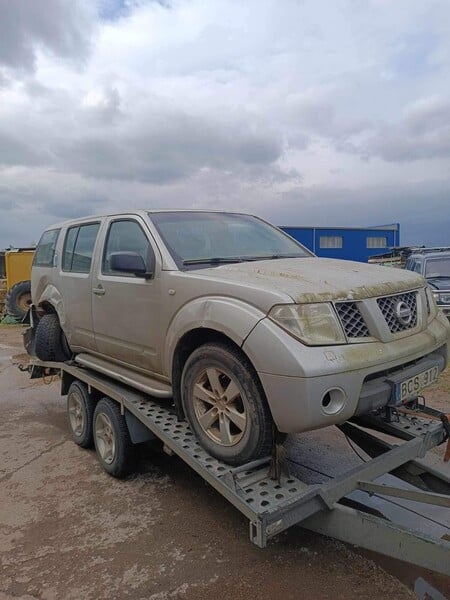 Photo 2 - Nissan Pathfinder 2005 y parts