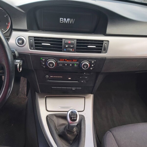 Photo 11 - Bmw 318 d Touring 2008 y