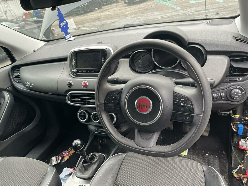 Photo 9 - Fiat 500X 2016 y parts