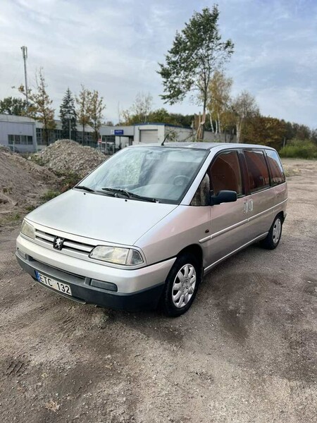 Photo 1 - Peugeot 806 1996 y Van
