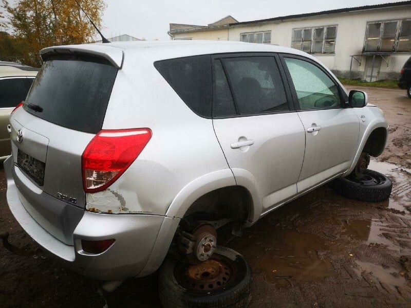 Photo 7 - Toyota Rav-4 2007 y parts