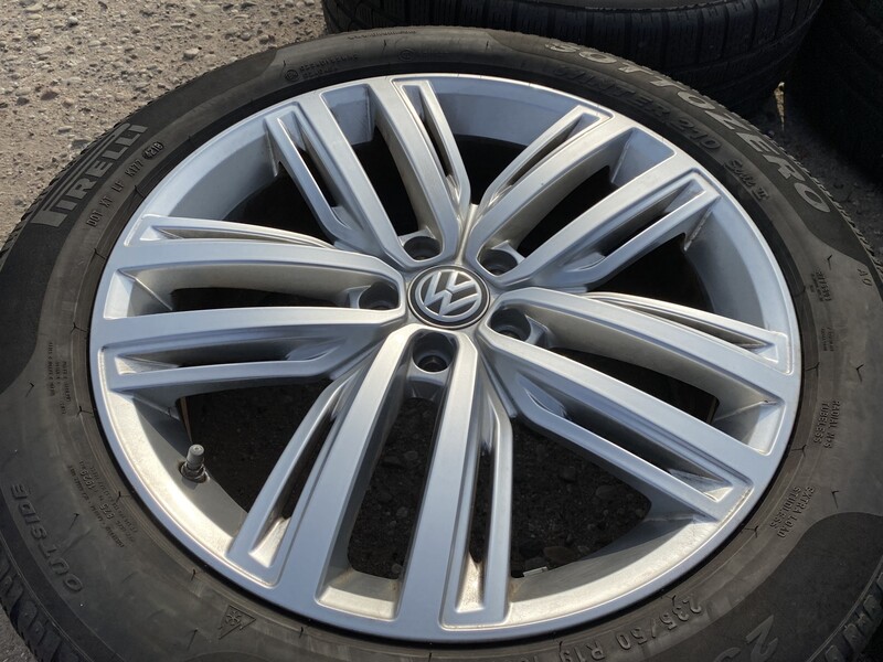 Nuotrauka 2 - Volkswagen R19 lengvojo lydinio ratlankiai