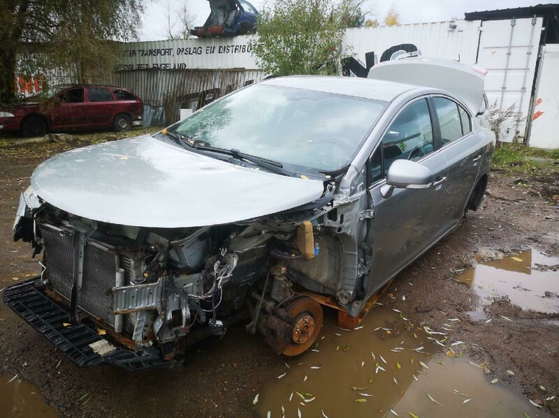 Photo 3 - Toyota Avensis 2009 y parts