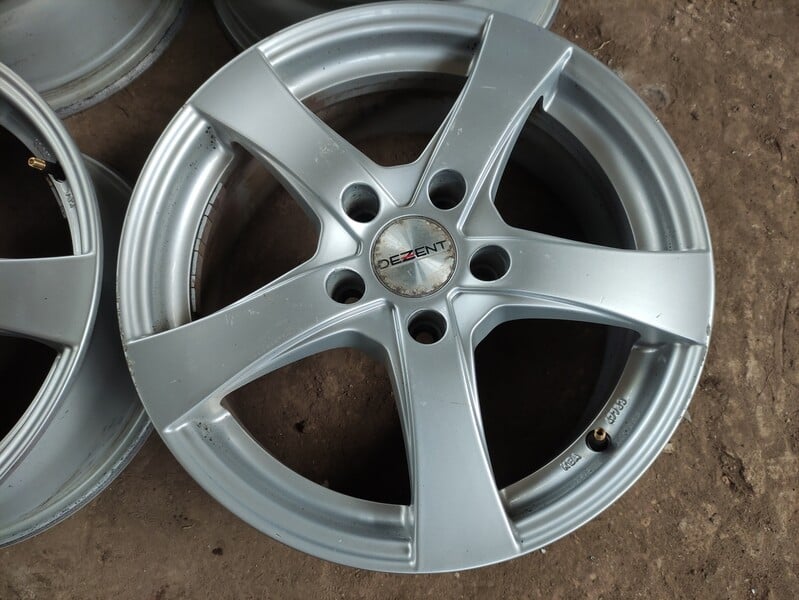 Photo 3 - BMW 120 R17 light alloy rims