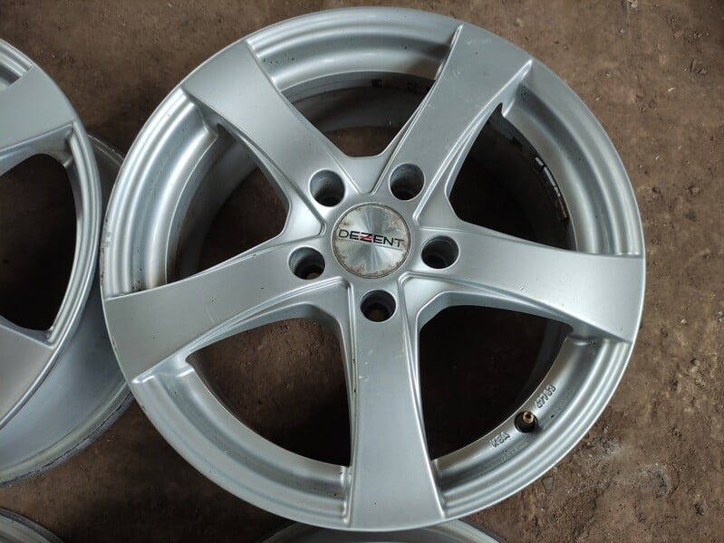 Photo 4 - BMW 120 R17 light alloy rims