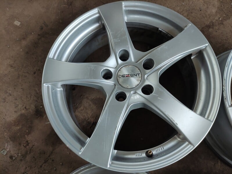 Photo 5 - BMW 120 R17 light alloy rims