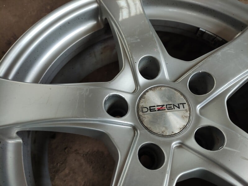 Photo 6 - BMW 120 R17 light alloy rims