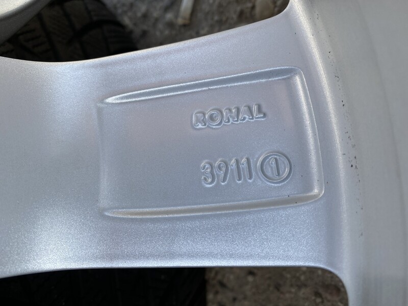 Photo 7 - Seat R17 light alloy rims