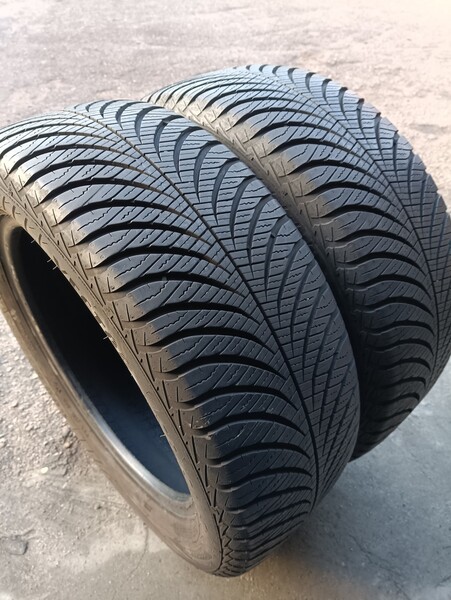Goodyear R17 universal tyres passanger car