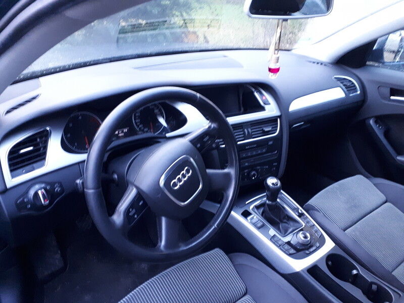 Photo 5 - Audi A4 2009 y Sedan