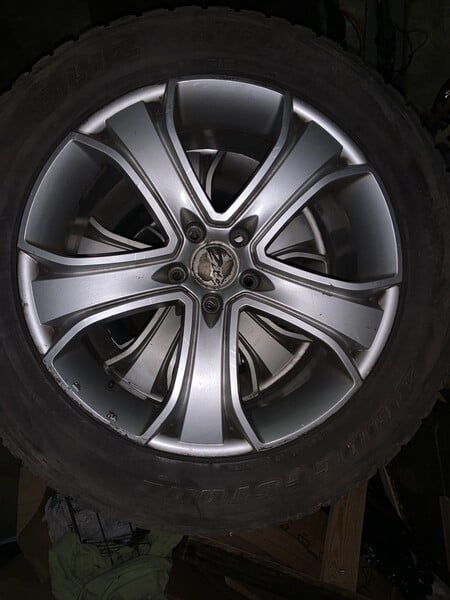 Photo 2 - Light alloy R20 rims