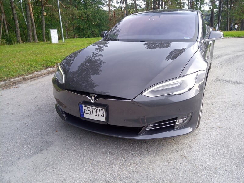 Tesla Model S 2017 m Hečbekas