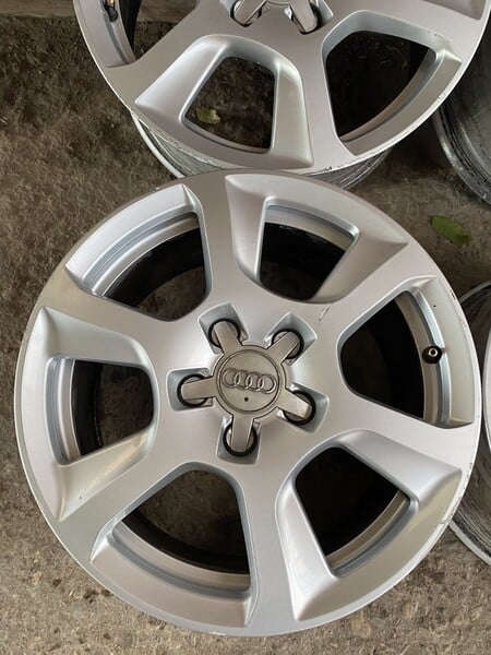 Photo 3 - Light alloy R16 rims