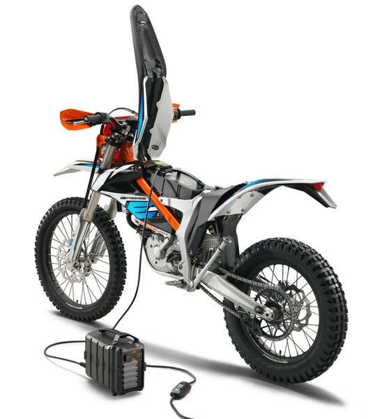 Photo 2 - KTM Freeride 2023 y Enduro motorcycle