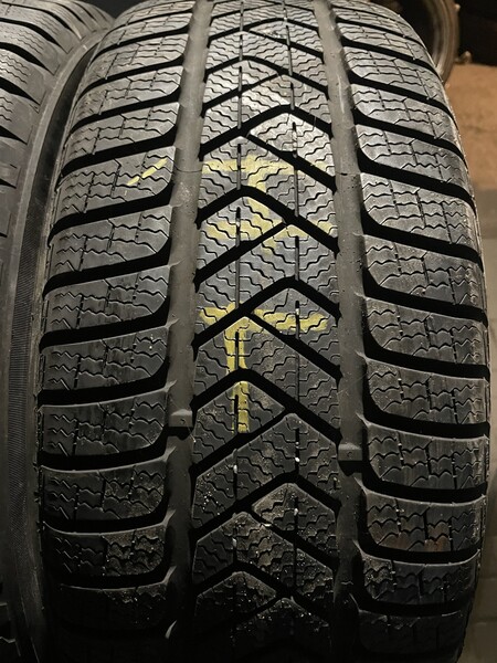 Фотография 1 - Pirelli R17 зимние шины для автомобилей