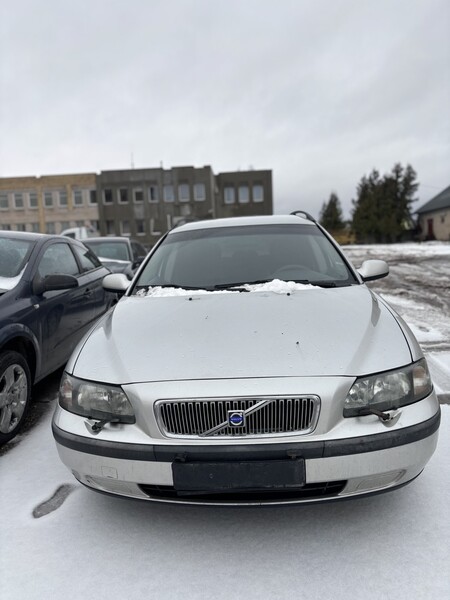 Volvo V70 2002 y parts