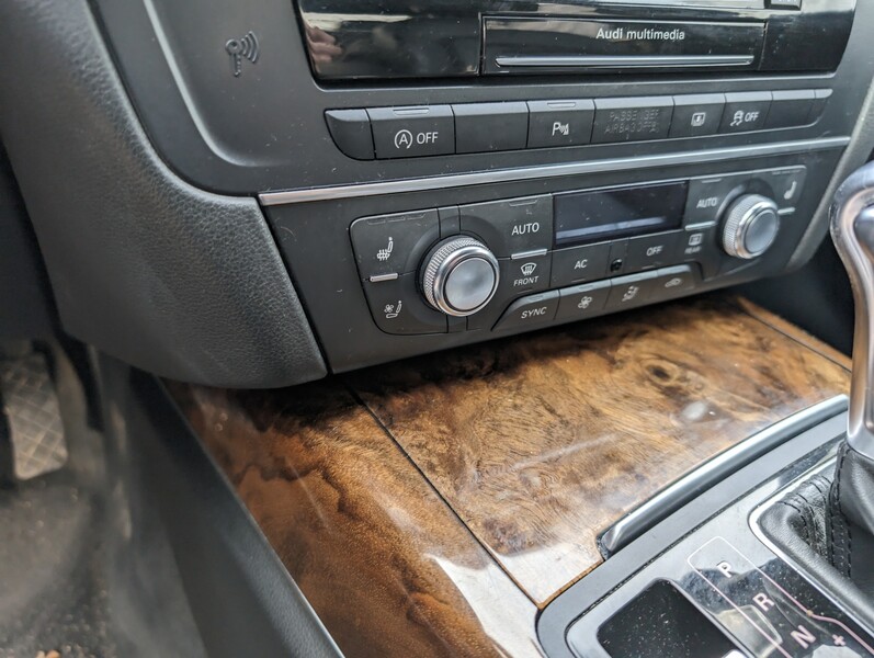 Photo 5 - Audi A6 2013 y parts
