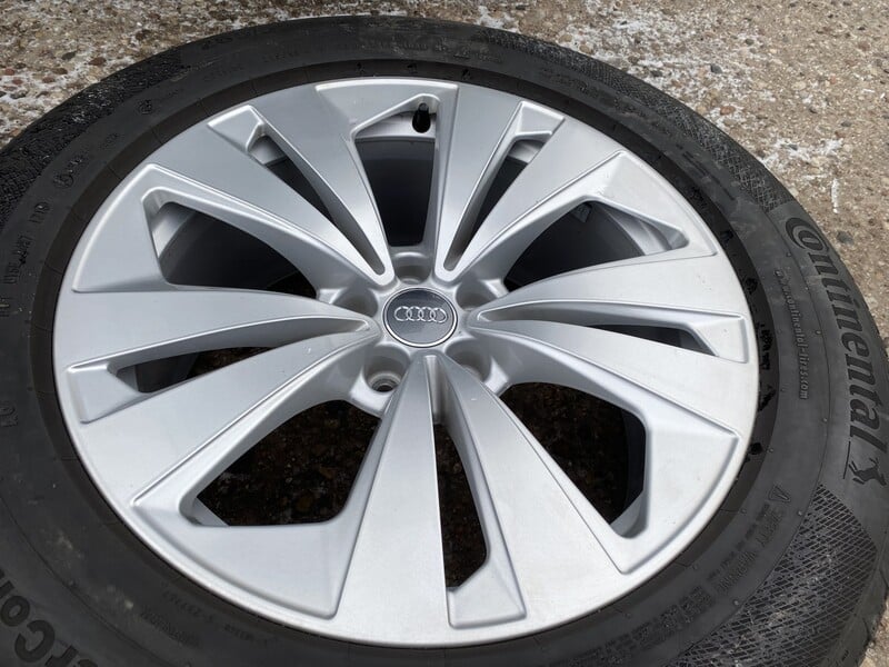 Photo 4 - Audi Q8 R19 light alloy rims