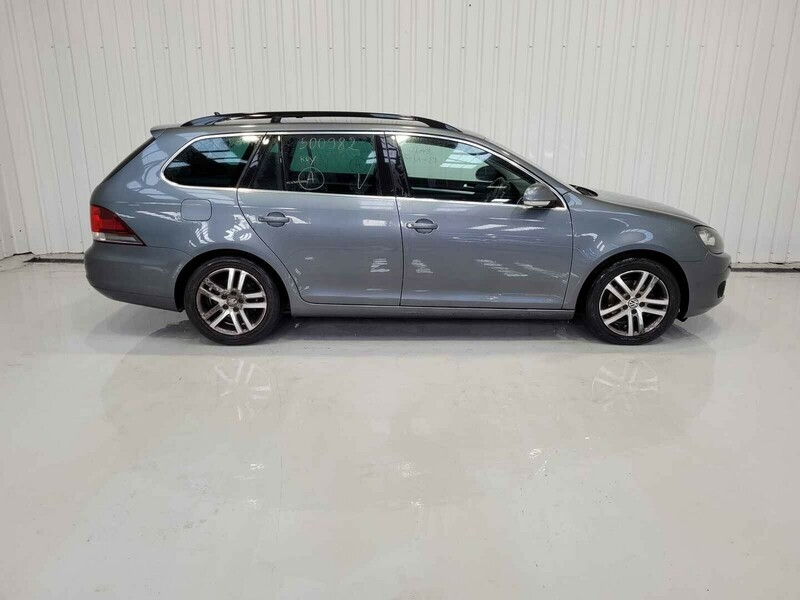 Photo 7 - Volkswagen Golf 2010 y parts