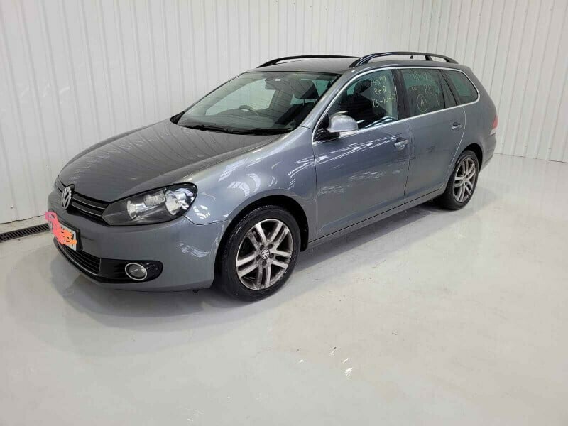 Photo 9 - Volkswagen Golf 2010 y parts