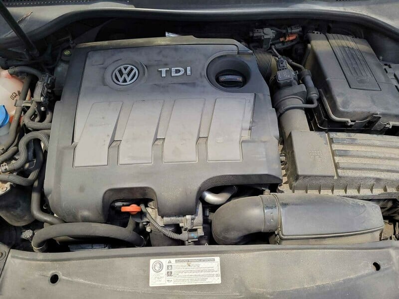 Photo 11 - Volkswagen Golf 2010 y parts