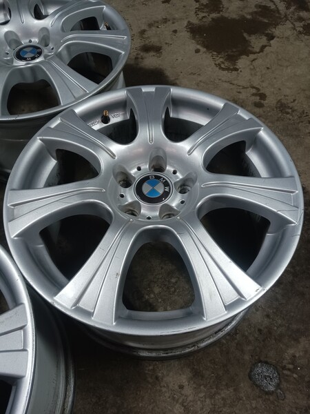 Photo 3 - BMW X5 R18 light alloy rims