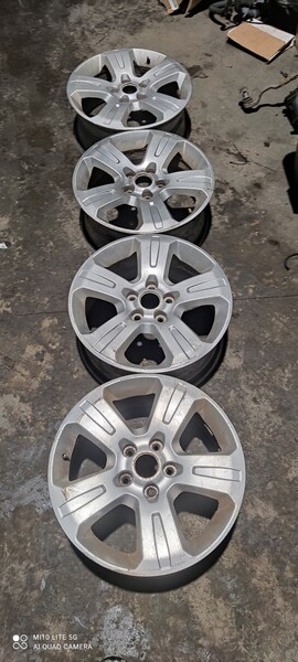 Antara light alloy R17 rims