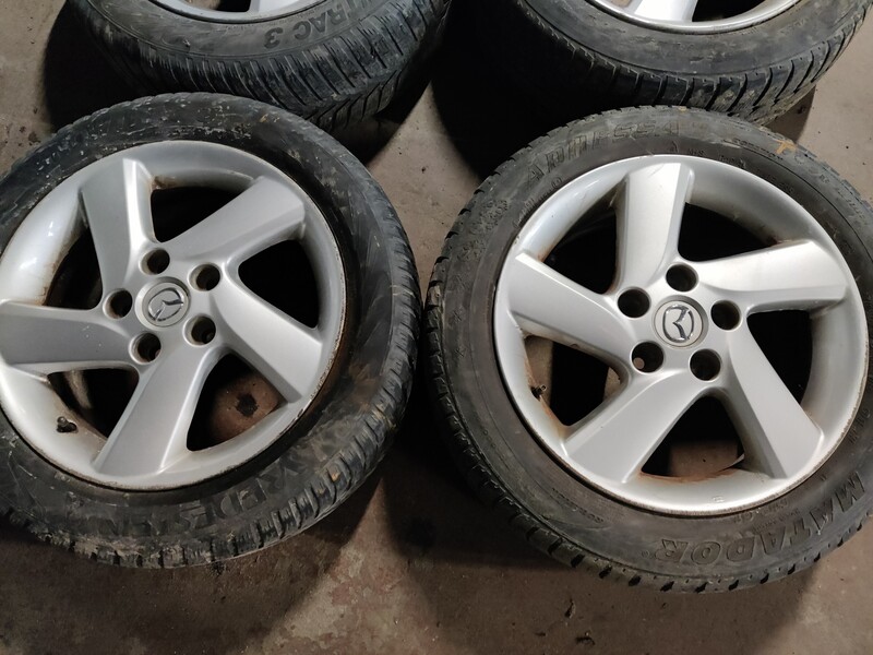 Photo 3 - Light alloy R16 rims