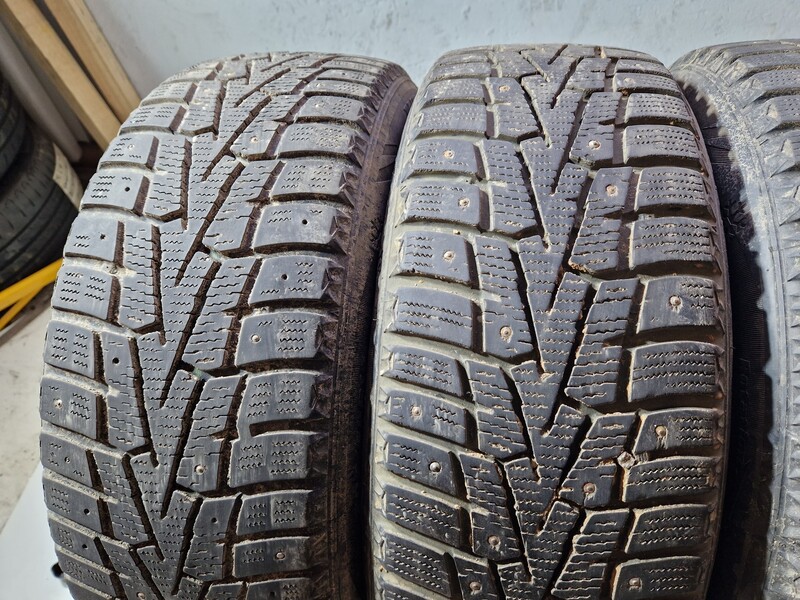 Фотография 3 - Roadstone 6-7mm R16 зимние шины для автомобилей