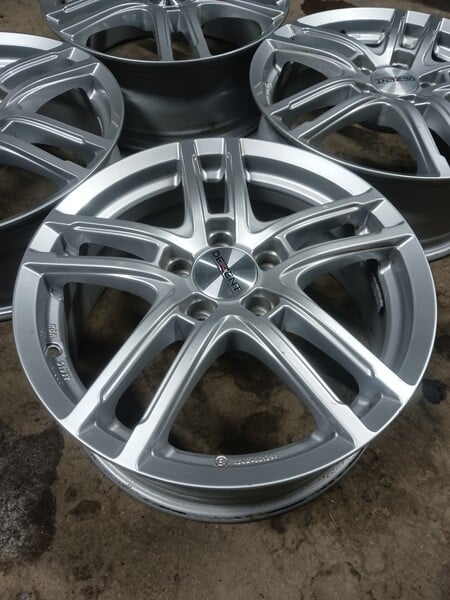 Photo 2 - Mercedes-Benz R17 light alloy rims