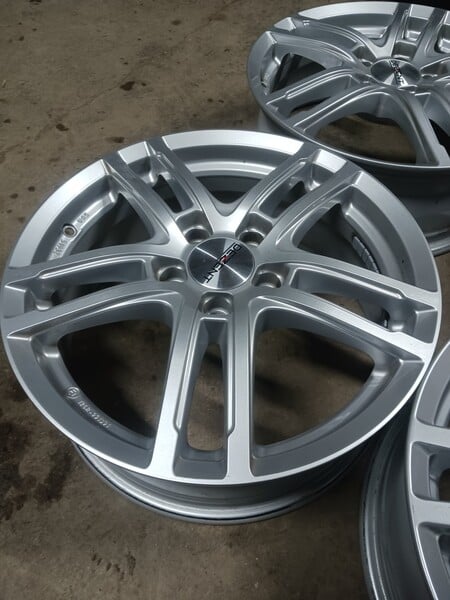 Photo 4 - Mercedes-Benz R17 light alloy rims