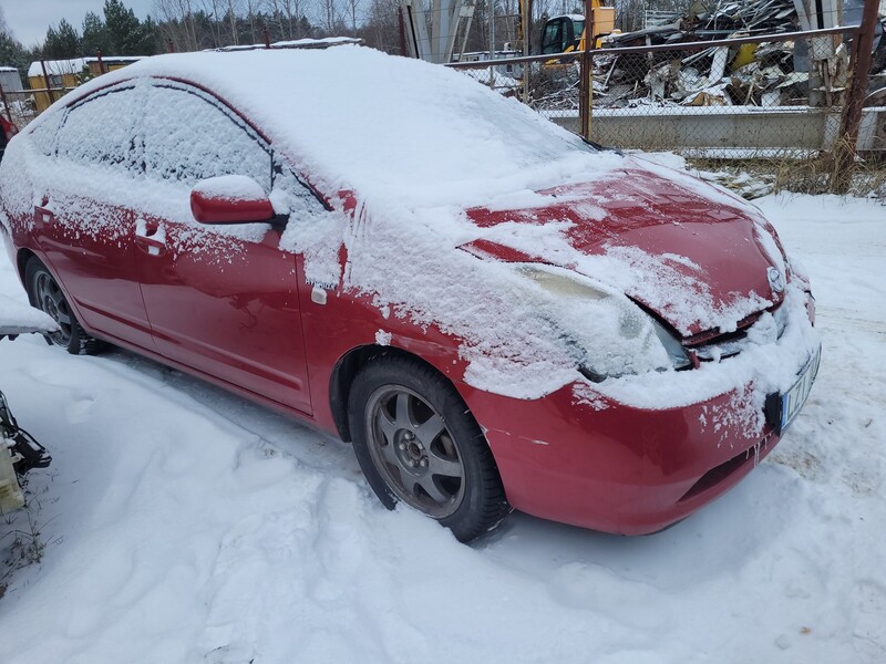 Toyota Prius 2005 m dalys