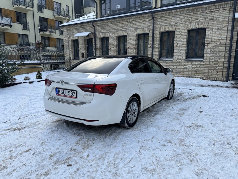 Photo 5 - Toyota Avensis 2019 y rent