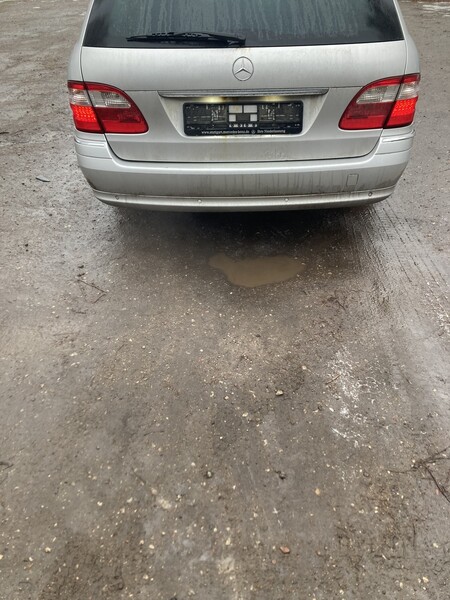 Photo 3 - Mercedes-Benz E 320 2004 y parts