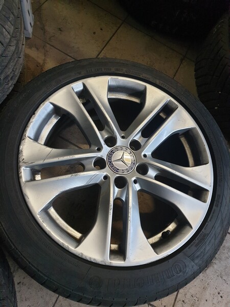 Mercedes-Benz light alloy R17 rims