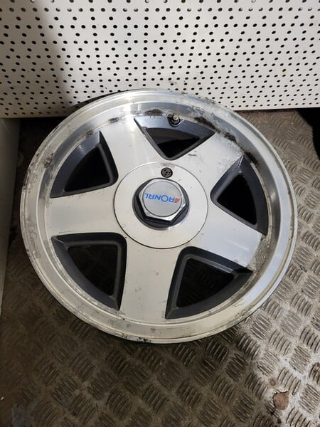 Photo 2 - BMW 325 R15 light alloy rims