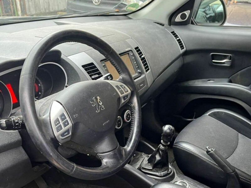 Peugeot 4007 2009 m dalys