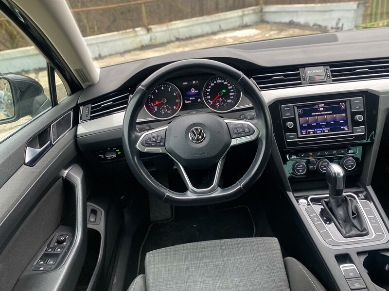 Фотография 3 - Volkswagen Passat 2019 г Седан