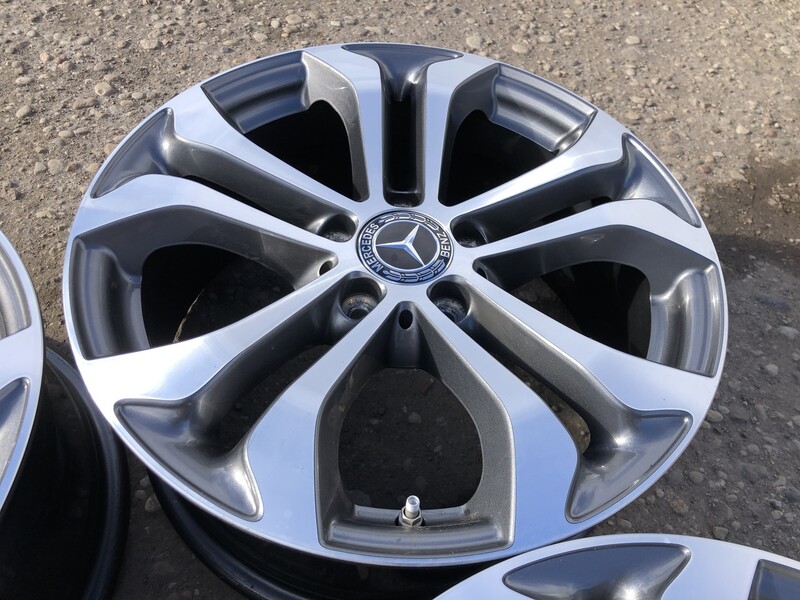 Photo 4 - Mercedes-Benz R17 light alloy rims