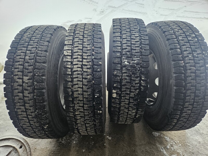 Фотография 1 - Bridgestone R22.5 зимние шины для грузовиков и автобусов