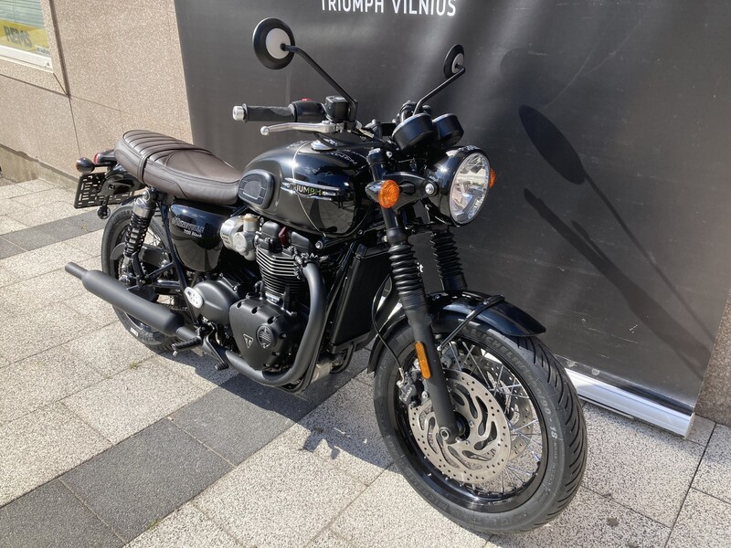 Photo 4 - Triumph Bonneville 2024 y Classical / Streetbike motorcycle
